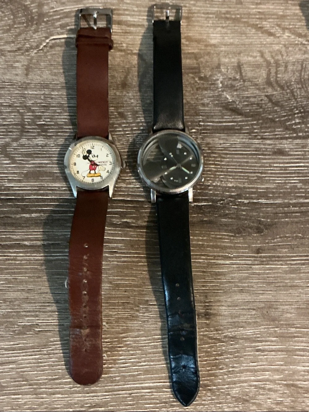 Mickey Mouse Vintage Disney Character Wristwatch PLUS Black Modern Watch